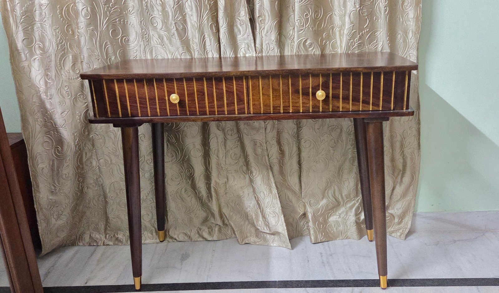 Florence Console Table(walnut finish) photo review