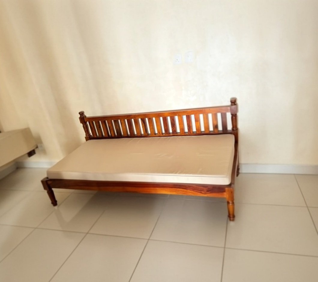 Tunop divan with mattress (walnut finish) photo review
