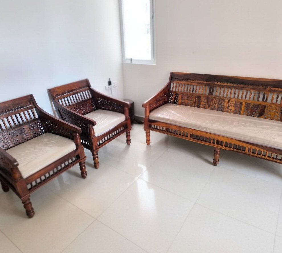 Modern carving Sheesham Wood Sofa(honey finish) photo review