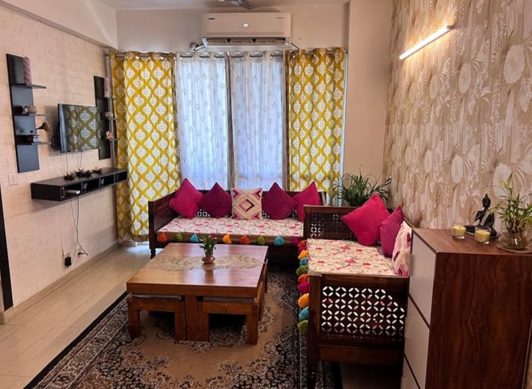 Jugal divan with mattress (honey finish) photo review