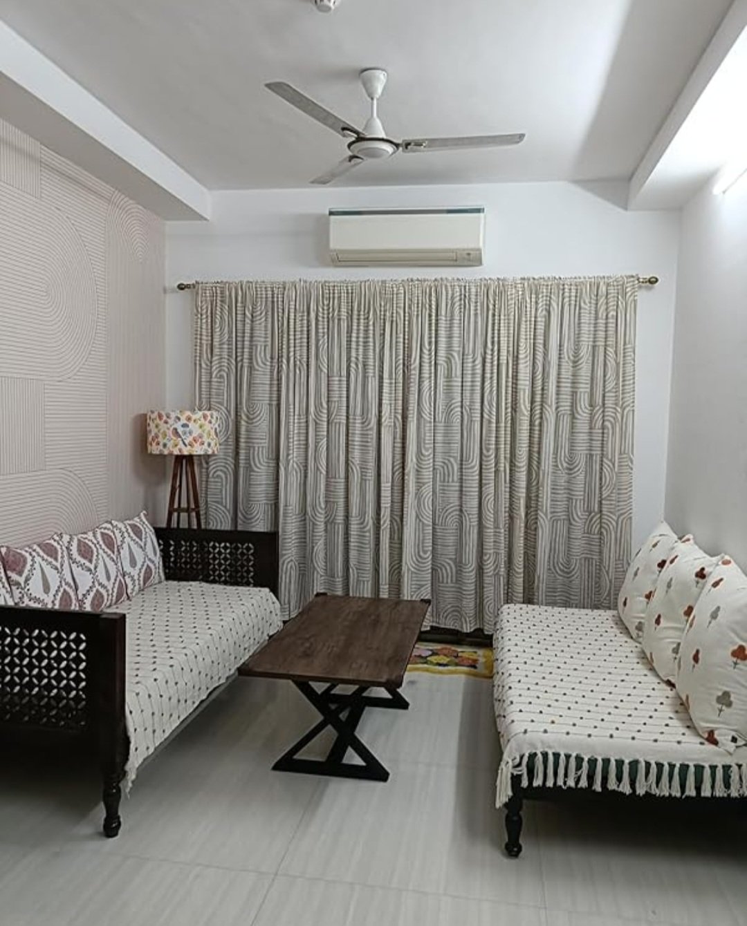 Jugal divan with mattress (honey finish) photo review